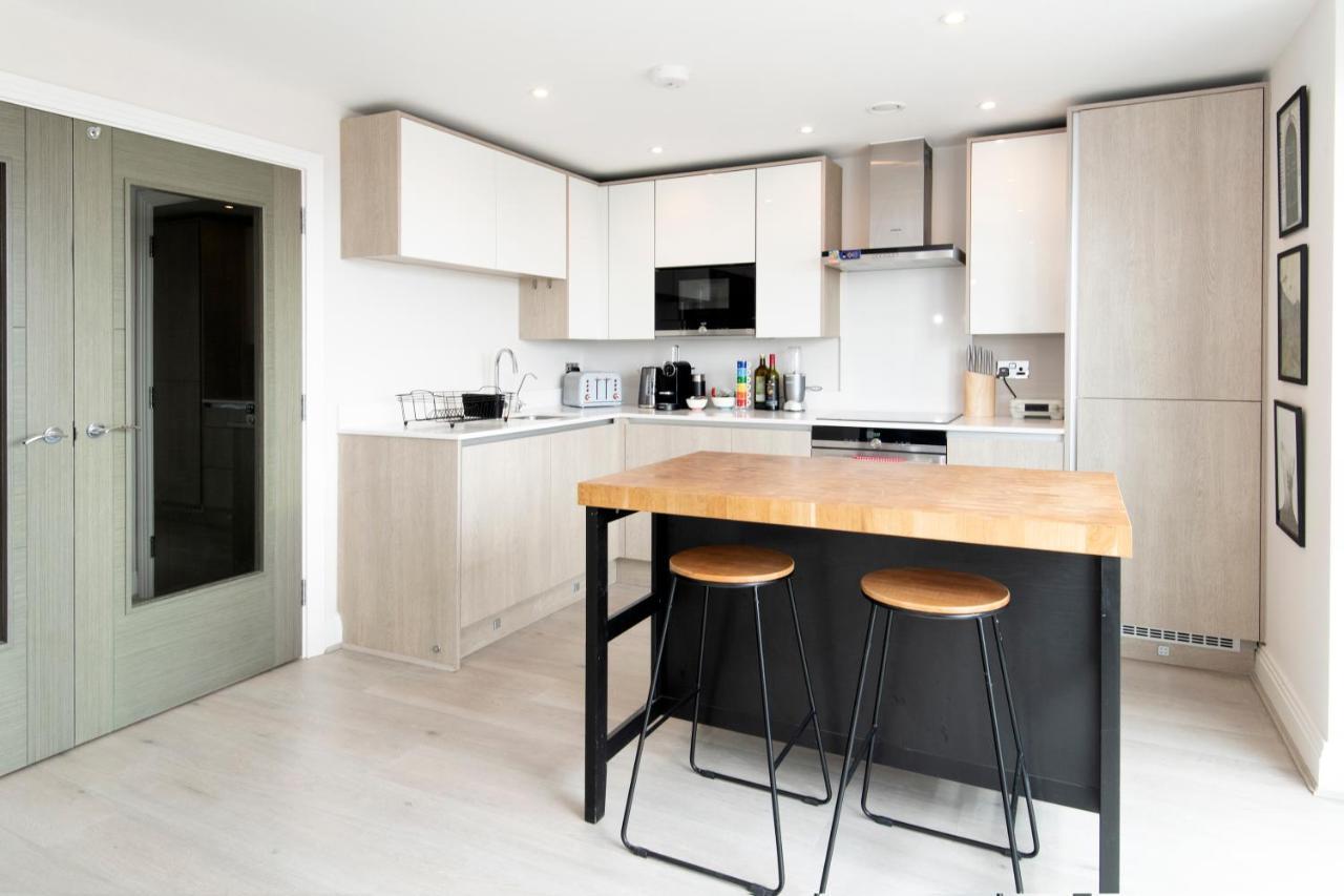 Spacious Apartment With Parking Space, Close To Heathrow, Elizabeth Line And Windsor Maidenhead Exterior foto